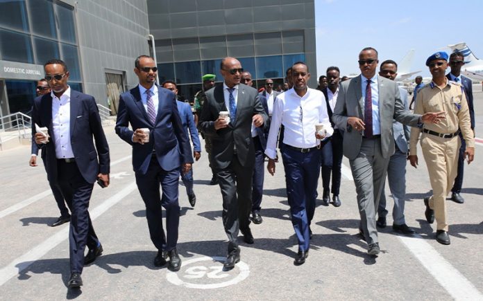 Roble Departs to UAE on First Official Visit by Somali Govt Official For Years